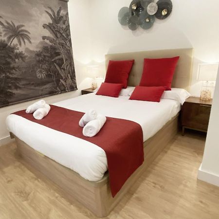 Miramar Luxurious Flat, 3 Double Rooms, Free Parking, Terrace, Completely New サン・セバスティアン エクステリア 写真