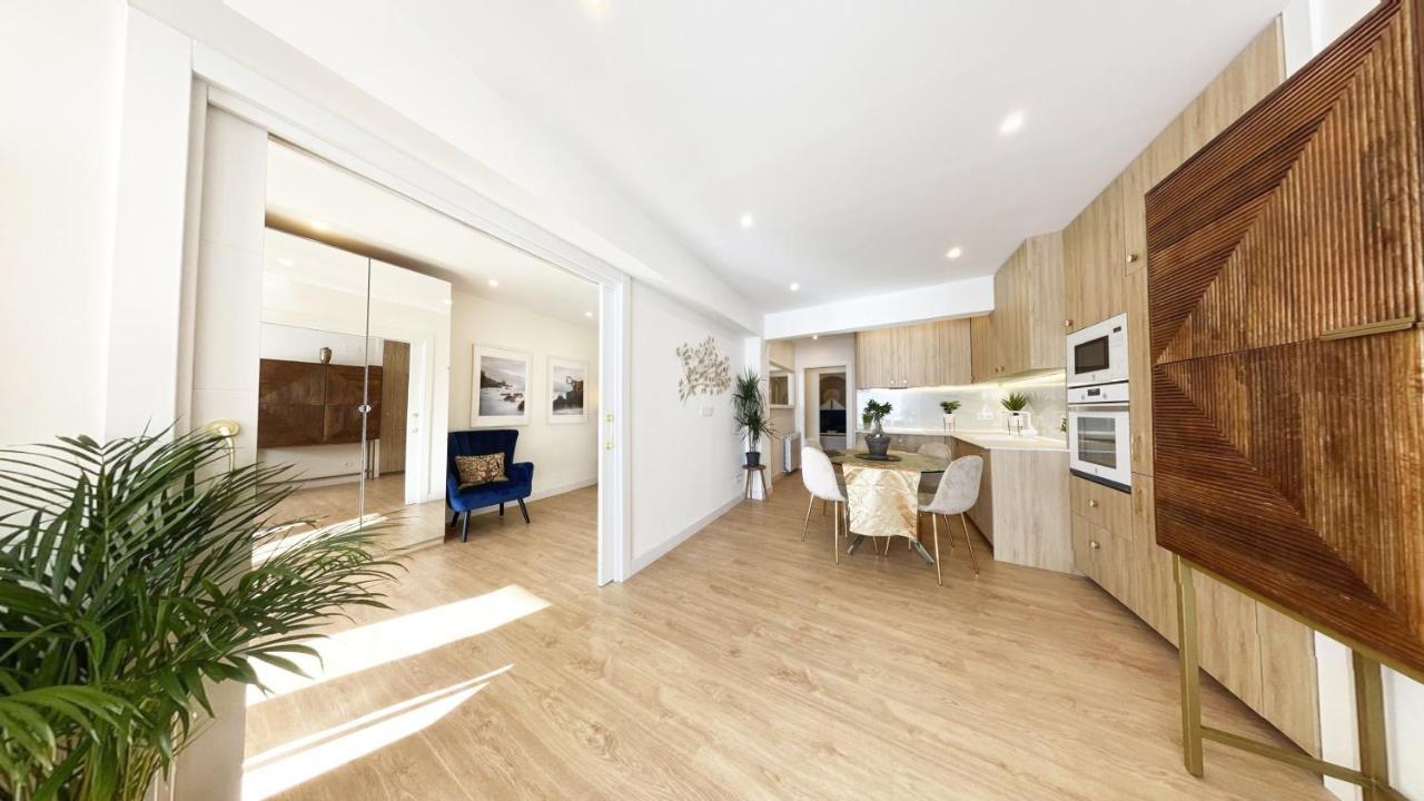 Miramar Luxurious Flat, 3 Double Rooms, Free Parking, Terrace, Completely New サン・セバスティアン エクステリア 写真