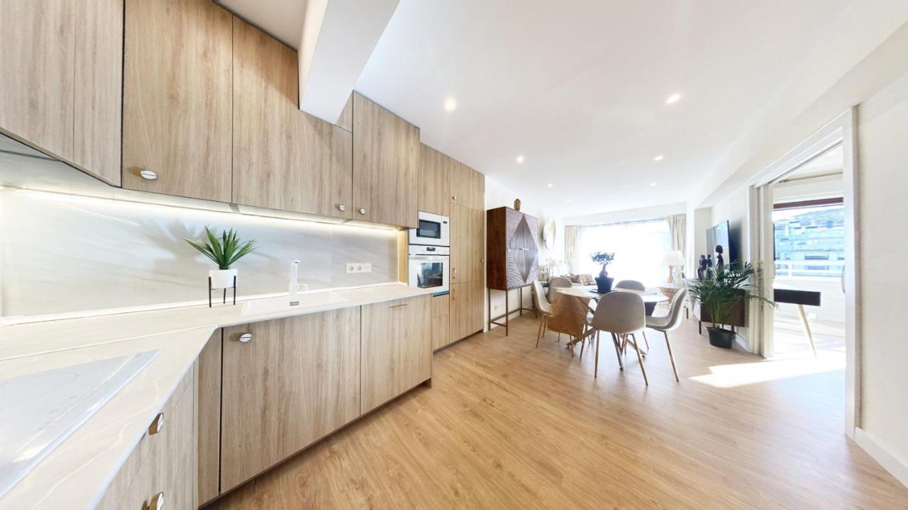 Miramar Luxurious Flat, 3 Double Rooms, Free Parking, Terrace, Completely New サン・セバスティアン エクステリア 写真