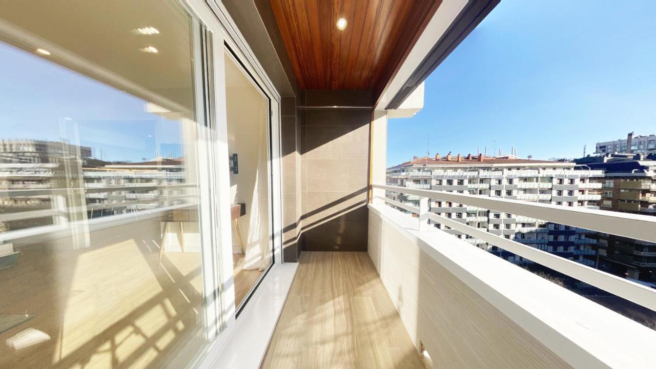 Miramar Luxurious Flat, 3 Double Rooms, Free Parking, Terrace, Completely New サン・セバスティアン エクステリア 写真