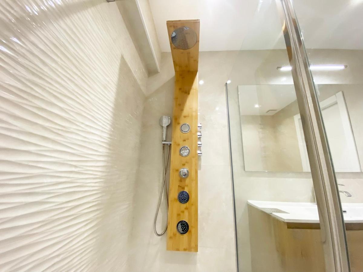 Miramar Luxurious Flat, 3 Double Rooms, Free Parking, Terrace, Completely New サン・セバスティアン エクステリア 写真