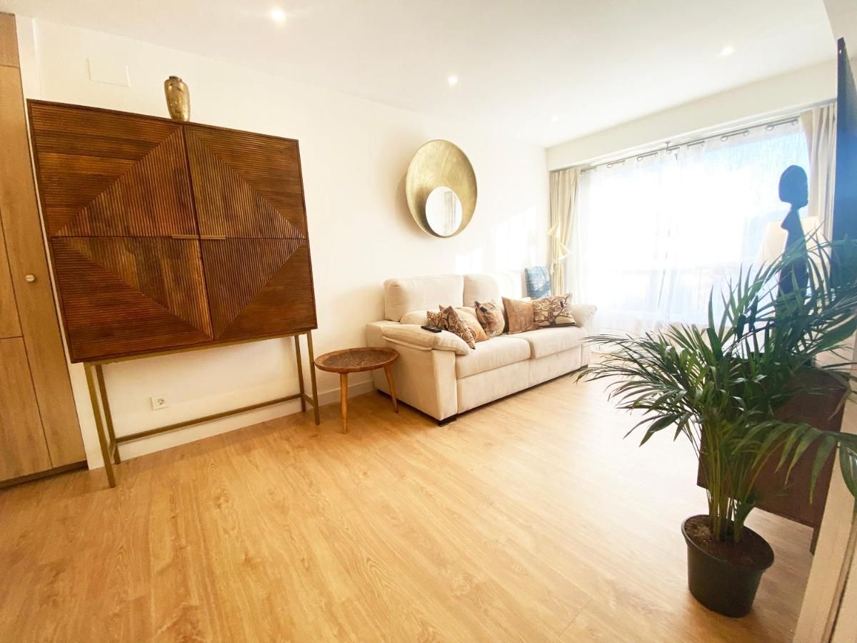 Miramar Luxurious Flat, 3 Double Rooms, Free Parking, Terrace, Completely New サン・セバスティアン エクステリア 写真