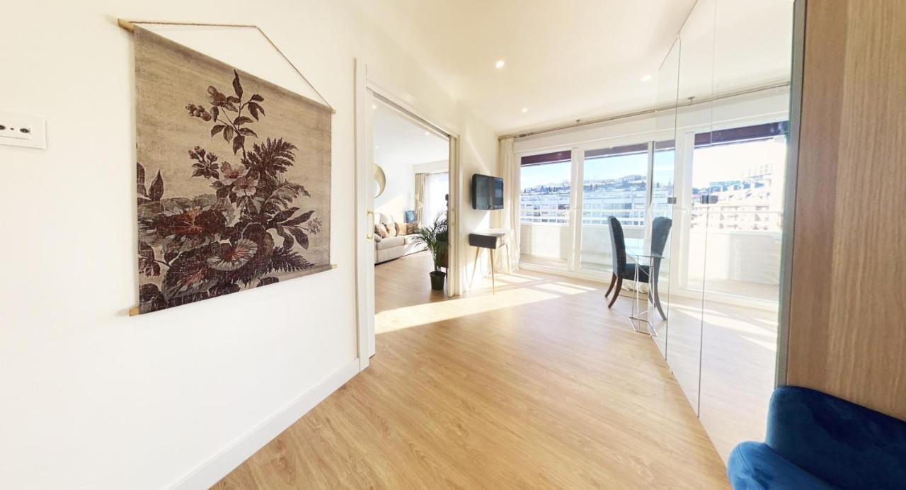 Miramar Luxurious Flat, 3 Double Rooms, Free Parking, Terrace, Completely New サン・セバスティアン エクステリア 写真