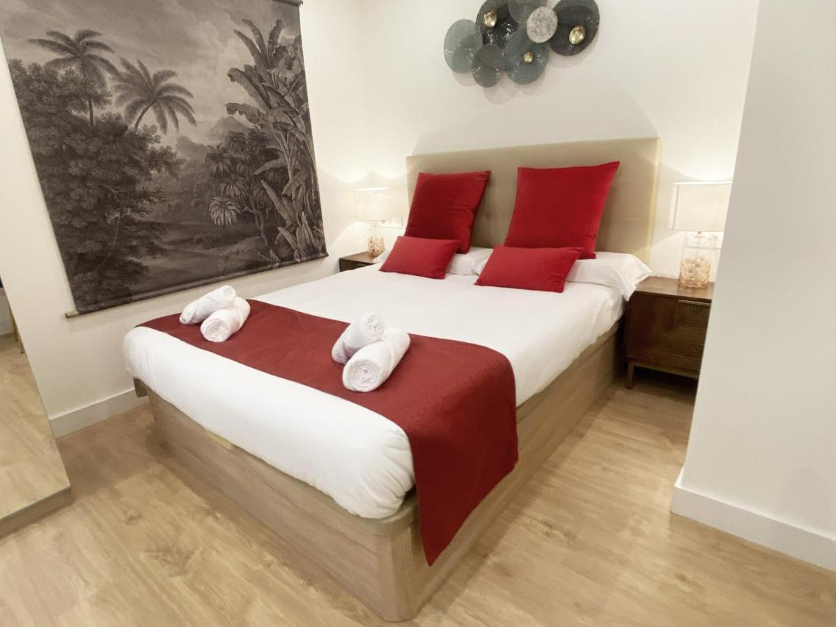 Miramar Luxurious Flat, 3 Double Rooms, Free Parking, Terrace, Completely New サン・セバスティアン エクステリア 写真