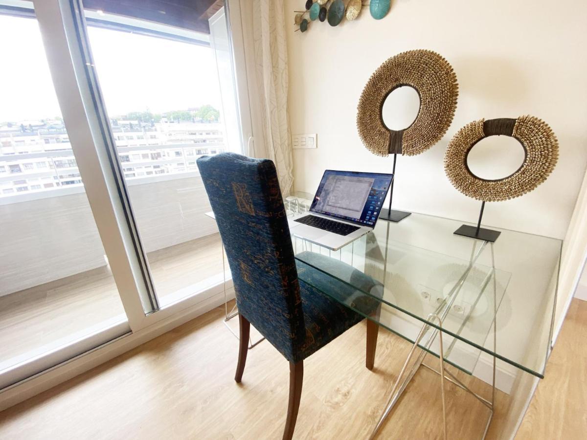 Miramar Luxurious Flat, 3 Double Rooms, Free Parking, Terrace, Completely New サン・セバスティアン エクステリア 写真